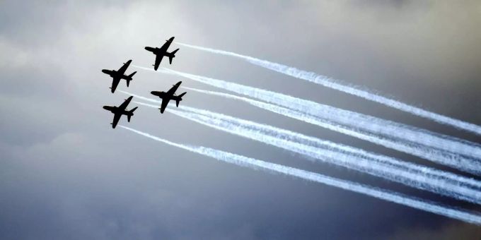 In der Politik geht es auseinander, kriegerisch bleibt man zusammen: Grossbritannien ist Teil der Planungen von EU-Staaten für eine neue Militärallianz. In der Politik geht es auseinander, kriegerisch bleibt man zusammen: Grossbritannien ist Teil der Planungen von EU-Staaten für eine neue Militärallianz.