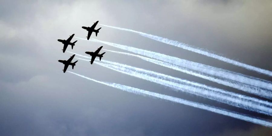 In der Politik geht es auseinander, kriegerisch bleibt man zusammen: Grossbritannien ist Teil der Planungen von EU-Staaten für eine neue Militärallianz.