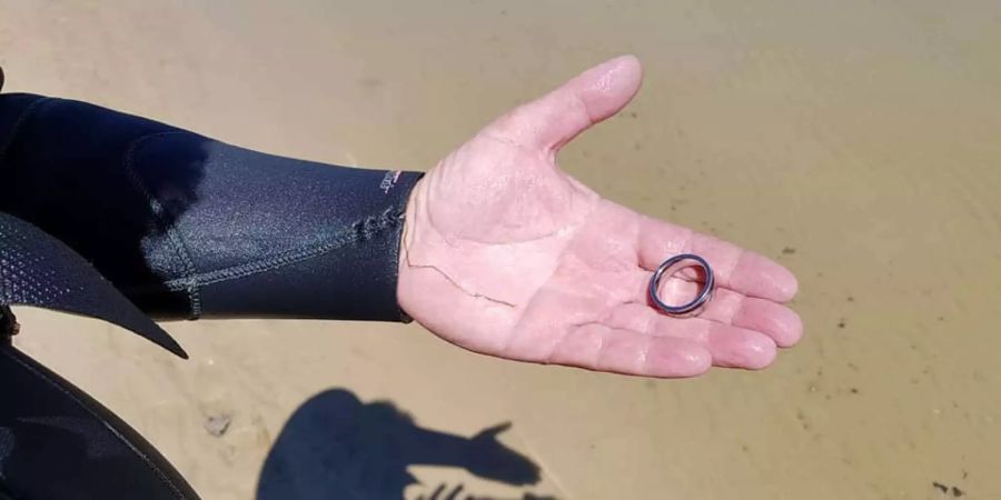 In Kanada stösst ein Schwimmer in einem Kanal auf einen Ehering, der seit 17 Jahren vermisst wird. (Symbolbild)