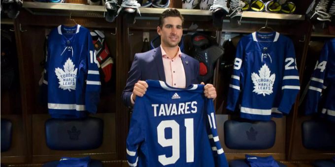 John Tavares wechselt zu den Toronto Maple Leafs John Tavares wechselt zu den Toronto Maple Leafs