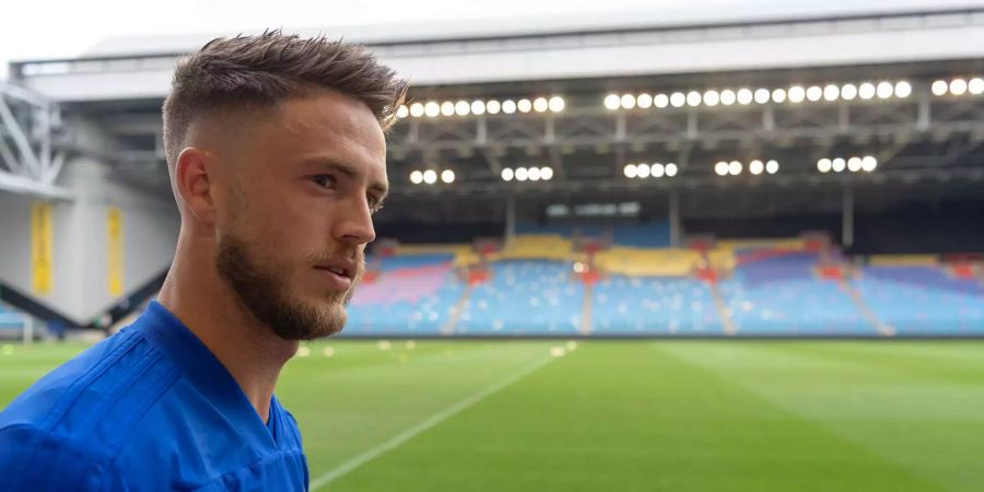 FCB-Spieler Ricky van Wolfswinkel im GelreDome Stadium in Arnhem. Früher spielte der Stürmer bei Vitesse.