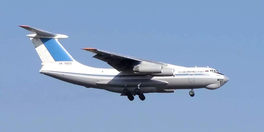 Eine Transaviaexport Iljuschin Il-76TD «Candid» in Frankfurt.