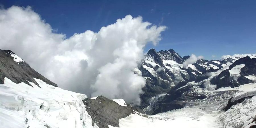 Am Schreckhorn stürzte der Mann ab. Der Viertausender gilt als anspruchsvoll.