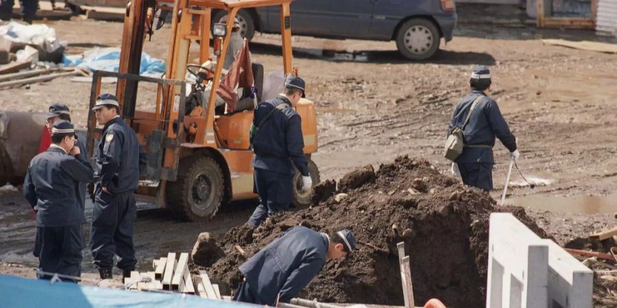 Das Bild zeigt die Bauarbeiten an der Unfallstelle im Jahr 1995.