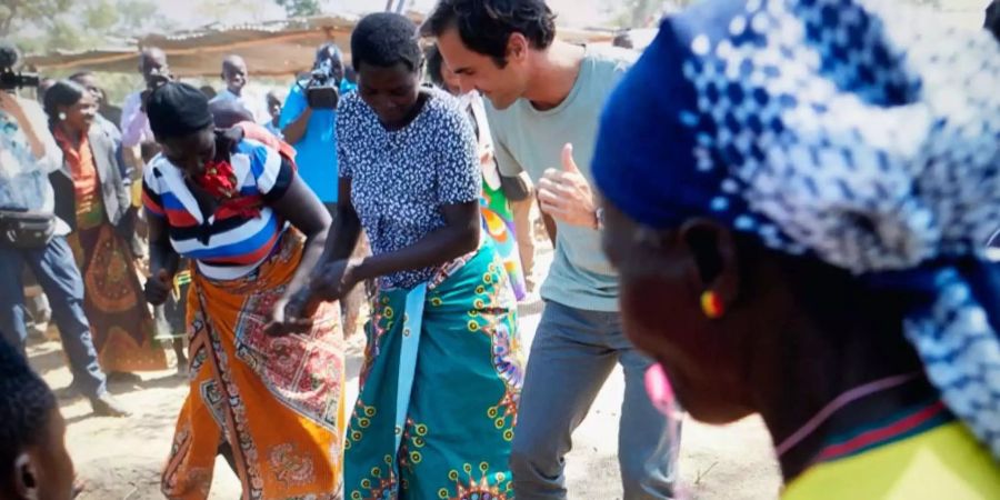 Macht auch beim Tanzen eine gute Figur: Roger Federer.