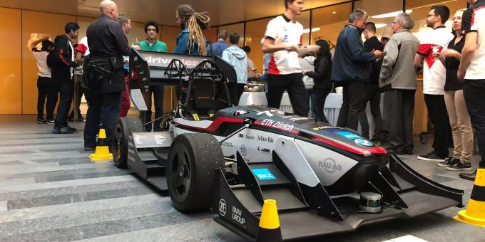 Von ETH-Studenten entwickelt - Dieses E-Rennauto aus Zürich stellt jeden Tesla bloss