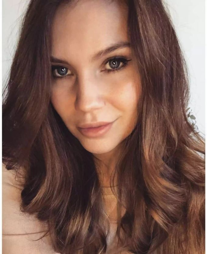 Sie ist wieder zu haben: Ex Miss Schweiz Kerstin Cook (28). Sie ist wieder zu haben: Ex Miss Schweiz Kerstin Cook (28).