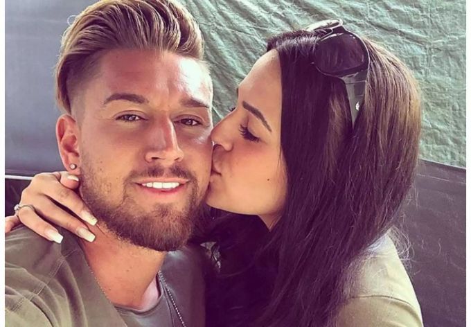 Haben wieder zueinander gefunden: Mike und Elena. Haben wieder zueinander gefunden: Mike und Elena.