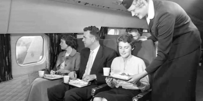 60 Jahre Economy Class - Als die internationale Luftfahrt fast am Sandwich scheiterte