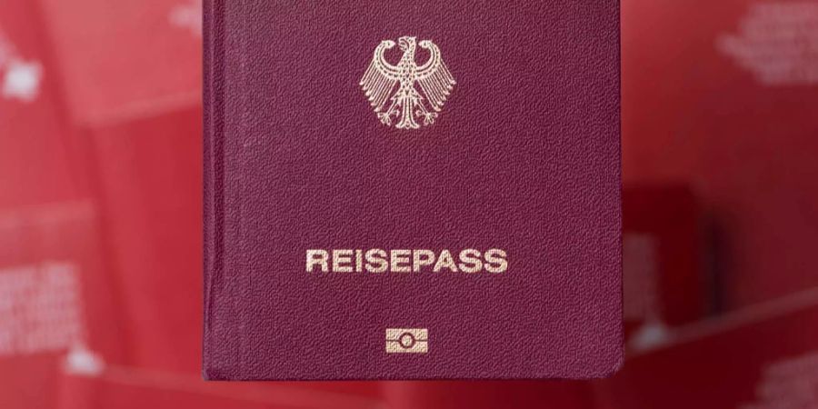 2016 wurde eine neue Rekordzahl an Schweizern erreicht, die den Deutschen Pass beantragten.