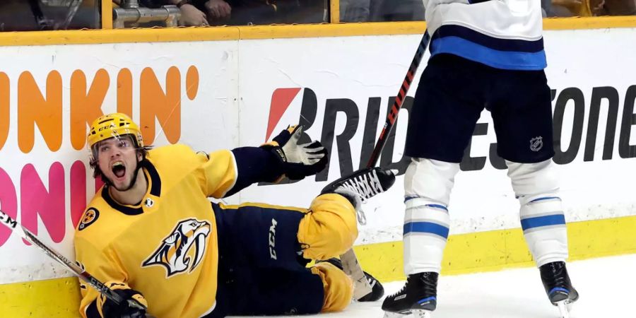 Kevin Fiala ist alles andere als zufrieden: Seine Predators scheiden im Viertelfinal der NHL-Playoffs gegen das kanadische Winnipeg im Viertelfinal aus.