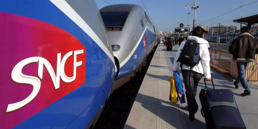 Beim Bahnstreik in Frankreich sind am Wochenende weniger Züge ausgefallen als bisher.