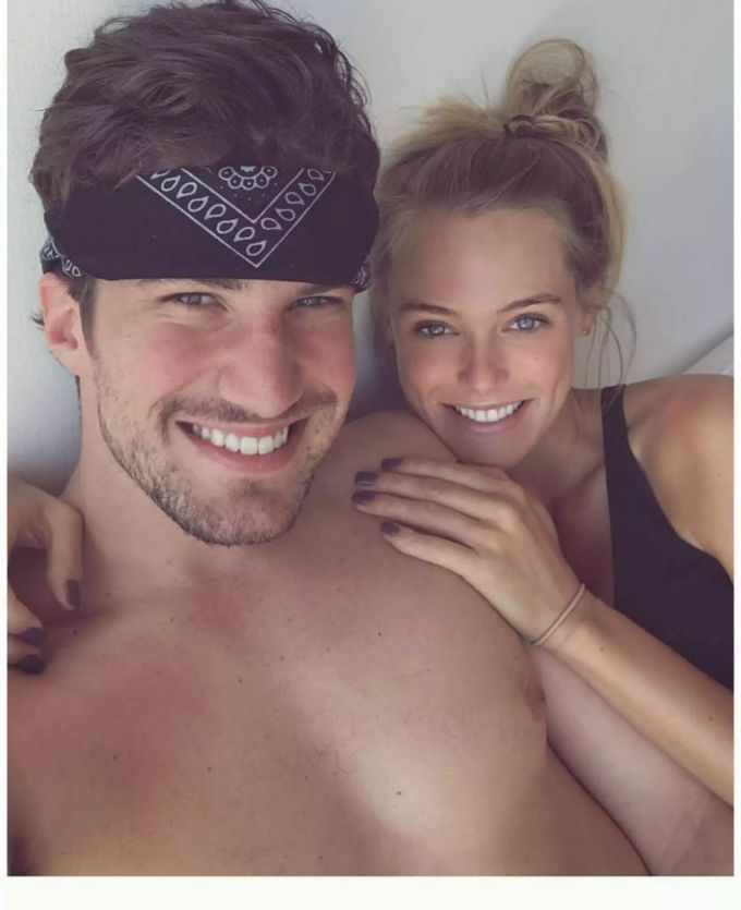 NHL-Star Josi und seine Ellie sind verlobt. Für ihn lernt sie sogar Schweizerdeutsch. NHL-Star Josi und seine Ellie sind verlobt. Für ihn lernt sie sogar Schweizerdeutsch.