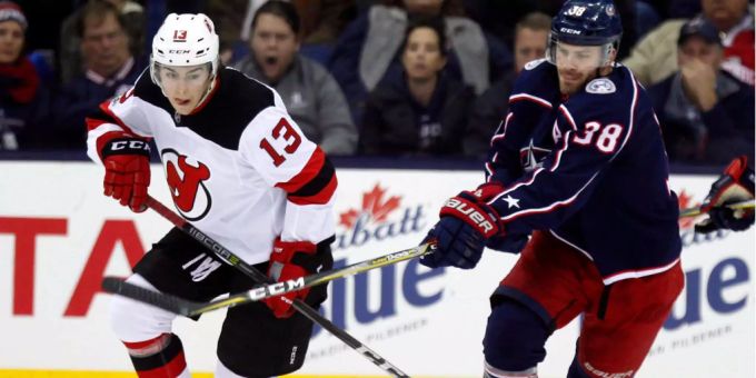 Gegen Columbus steuert Hischier zwei Assists bei. Gegen Columbus steuert Hischier zwei Assists bei.