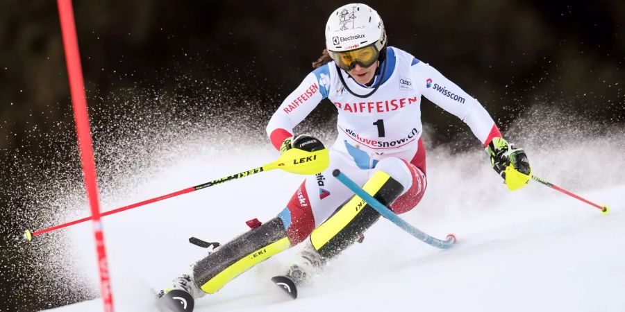 Wendy Holdener wird beim Weltcup in der Lenzerheide Dritte.