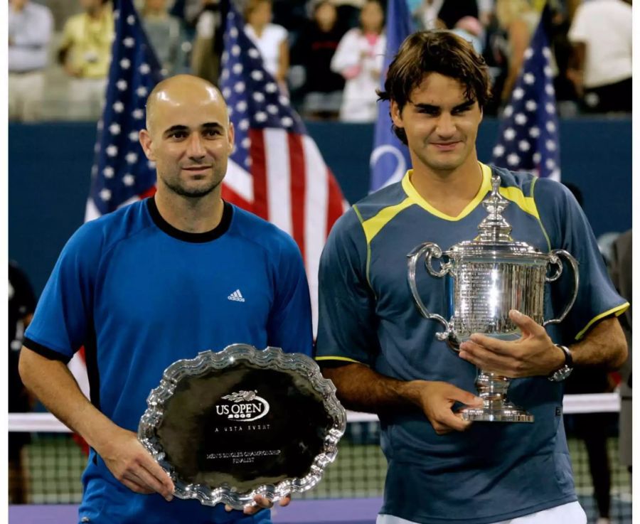 Mit Andre Agassi zieht eine der ganz grossen Legenden den Kürzeren gegen Federer. «King Roger» gewinnt das US Open 2005 mit 6:3, 2:6, 7:6, 6:1.