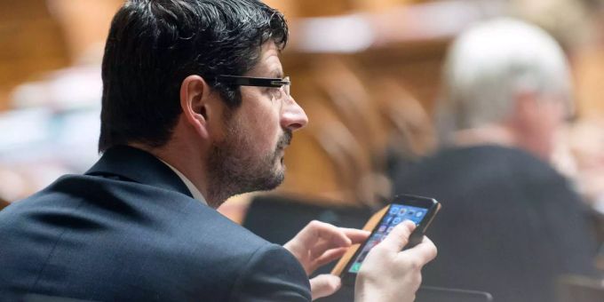 Nationalrat Yannick Buttet wird das Amt als Stiftungspräsident von Rives du Rhône nicht antreten. Nationalrat Yannick Buttet wird das Amt als Stiftungspräsident von Rives du Rhône nicht antreten.