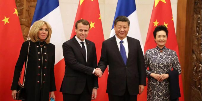 Macron spricht sich für eine europäische und französische Beteiligung am Bau der Seidenstrasse aus. Macron spricht sich für eine europäische und französische Beteiligung am Bau der Seidenstrasse aus.
