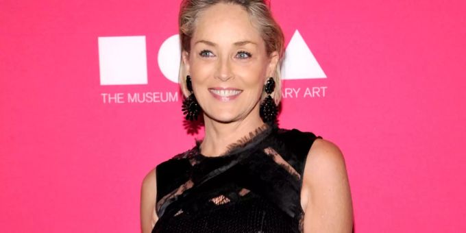 Sharon Stone in einem schwarzen Lederdress in Los Angeles.
