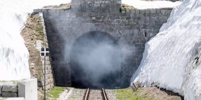 Stau Gotthard Verladestation