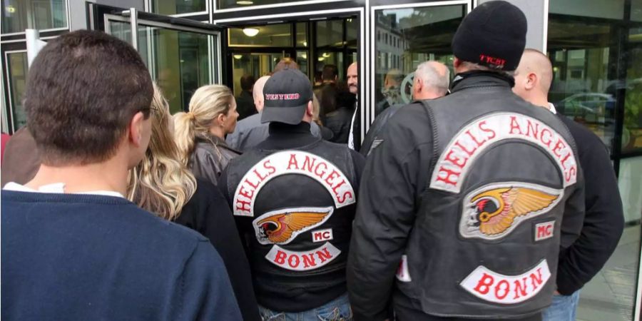 Mitglieder der Rockergruppe Hells-Angels stehen vor einem Gericht in Deutschland. (Archivbild)