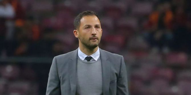 Der Trainer von Schalke 04, Domenico Tedesco.