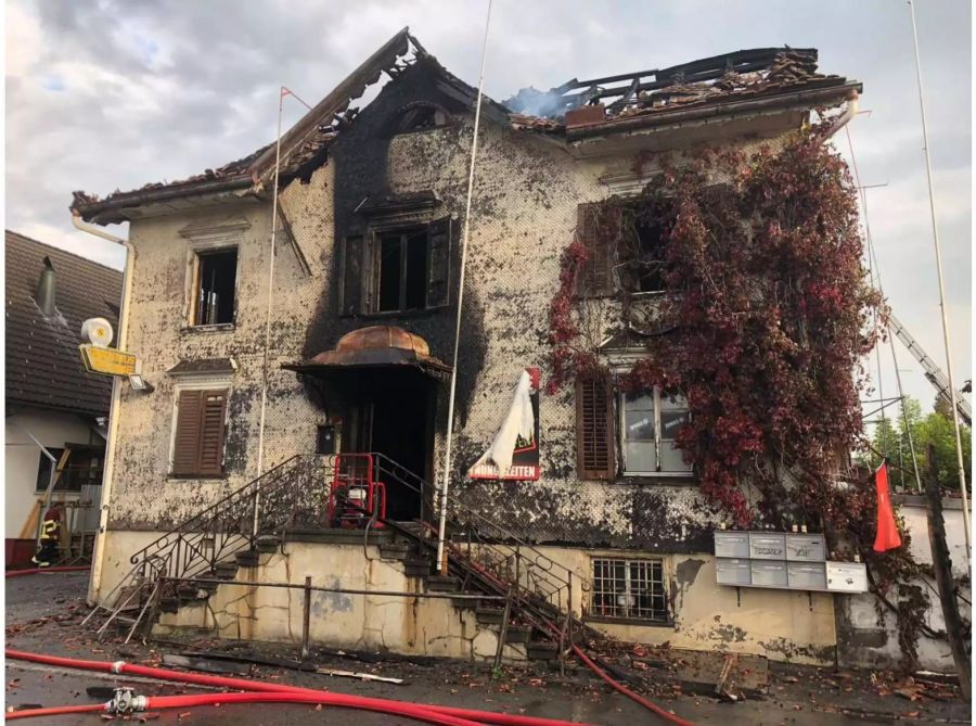 Das Restaurant Sonne in Oberriet SG nach dem Brand.