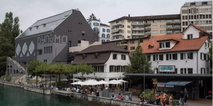 Das Jugendkulturhaus Dynamo an der Limmat in Zürich. (Archivbild) zürich