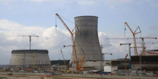 Das Kernkraftwerk in Ostrowez in Weissrussland während dem Bau.