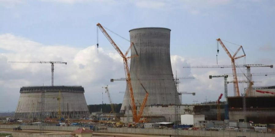 Das Kernkraftwerk in Ostrowez in Weissrussland während dem Bau.