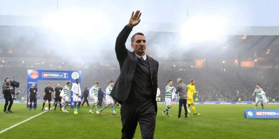 Brendan Rodgers, Trainer von Celtic Glasgow, feiert den Pokalsieg.