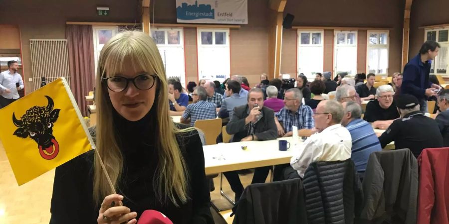 Bei der Fangemeinde von Heidi Z'graggen in Erstfeld UR ist unsere Reporterin Alexandra Aregger vor Ort. Gibts Jubel oder Tristesse in der Innerschweiz?