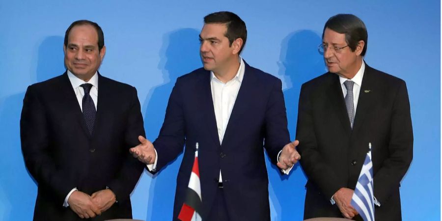 Ägyptens Präsident al-Sisi, Griechenlands Ministerpräsident Tsipras und Zyperns Präsident Anastasiades beim Mittelmeer-Gipfel auf Kreta.