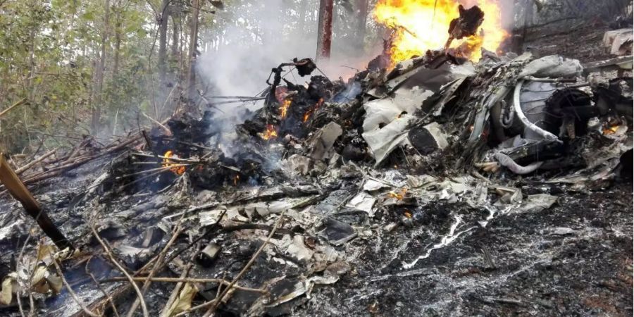 Das Flugzeug hatte Medienberichten zufolge Probleme beim Start und stürzte kurz darauf ab.