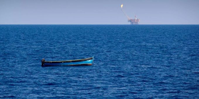 Im Vergleich zum Vorjahr flüchteten nicht einmal halb so viele Menschen über das Meer. Im Vergleich zum Vorjahr flüchteten nicht einmal halb so viele Menschen über das Meer.