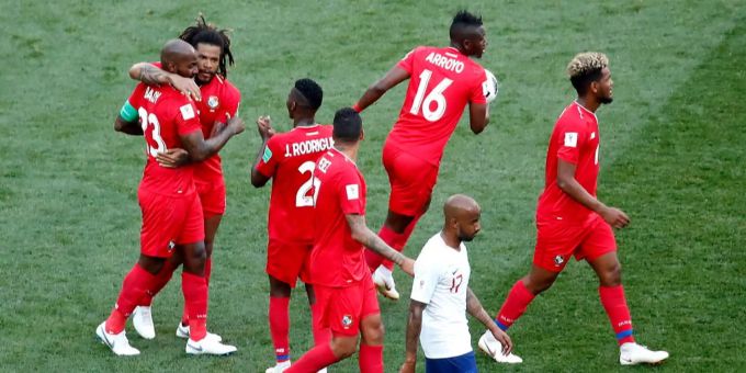 Stolz und glücklich - Felipe Baloy und seine Teamkollegen feiern den ersten Treffer Panamas an einer WM Stolz und glücklich - Felipe Baloy und seine Teamkollegen feiern den ersten Treffer Panamas an einer WM