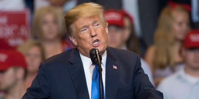 US-Präsident Donald Trump spricht während einer Kundgebung in Pennsylvania (USA). US-Präsident Donald Trump spricht während einer Kundgebung in Pennsylvania (USA).