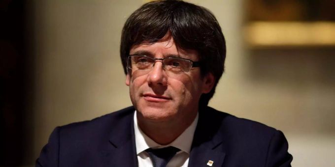 Kurz vor Ende des Ultimatums - Katalanen-Chef Puigdemont bittet die Schweiz um Hilfe