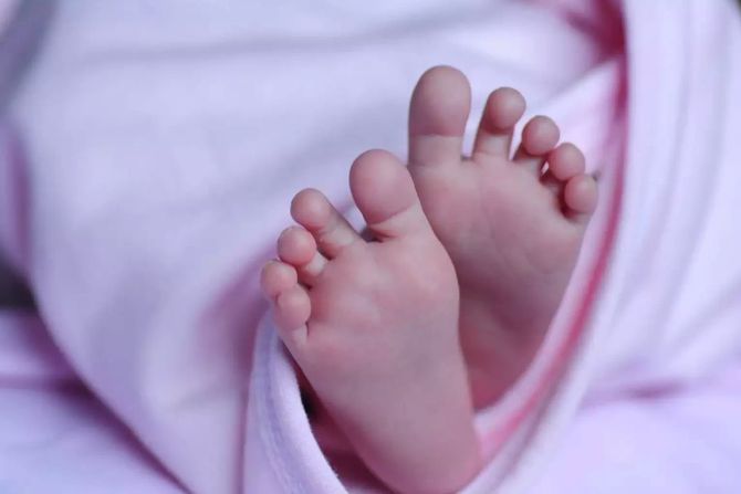 Hailee Steinfeld Baby Füsse