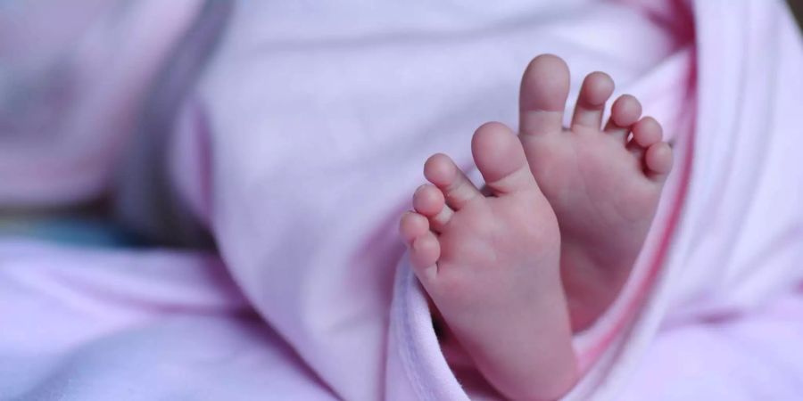 Hailee Steinfeld Baby Füsse