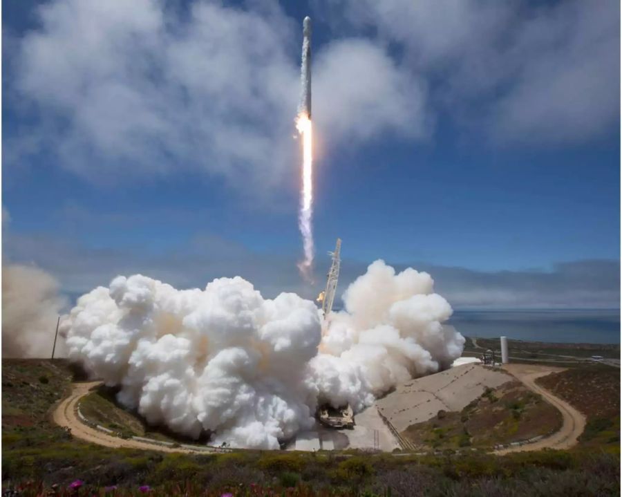 Start geglückt! Die Satelliten sind auf dem Weg ins All.