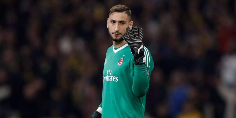 Milan-Fans bringen ihren Torwart Donnarumma zum Weinen.