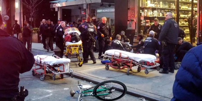 Täter auf der Flucht - Verletzte nach Schiesserei in Manhattan