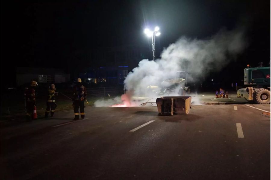 Die Feuerwehr Baar war rasch vor Ort und konnte das Feuer löschen.