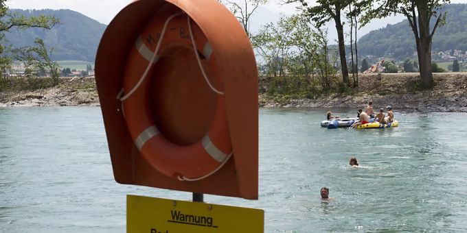In der Aare ertrinken immer wieder Menschen. Aare Bern