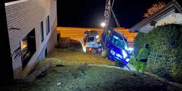 Oberägeri_Auto rollt Hang hinunter