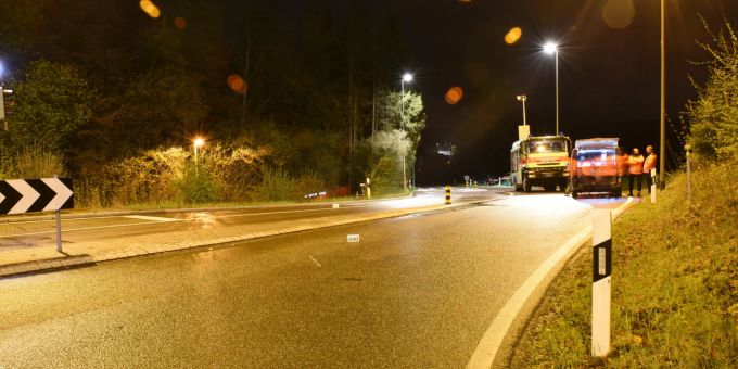 Urdorf ZH: Automobilist verletzt sich bei Selbstunfall. Urdorf ZH