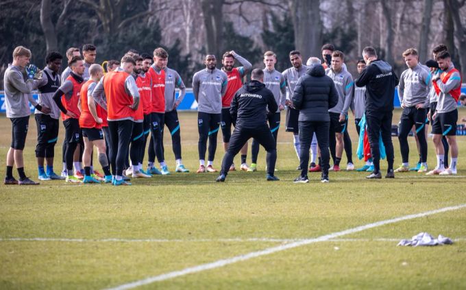 Hertha Berlin benötigt dringend Punkte, um den direkten Abstieg aus der Bundesliga zu verhindern. Hertha Berlin