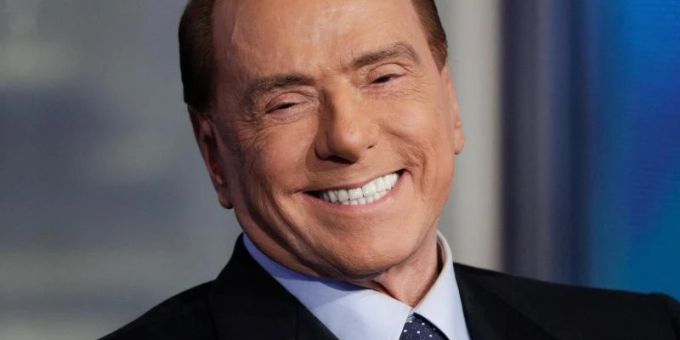 Der italienische Ex-Ministerpräsident Silvio Berlusconi. Foto: Andrew Medichini/AP/dpa Der italienische Ex-Ministerpräsident Silvio Berlusconi. Foto: Andrew Medichini/AP/dpa
