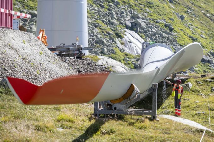 Es dauerte bis Herbst 2021, bis der Windpark am Gotthard in Betrieb genommen wurde. gotthard